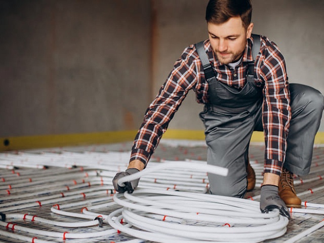Когда лучше всего монтировать теплый пол